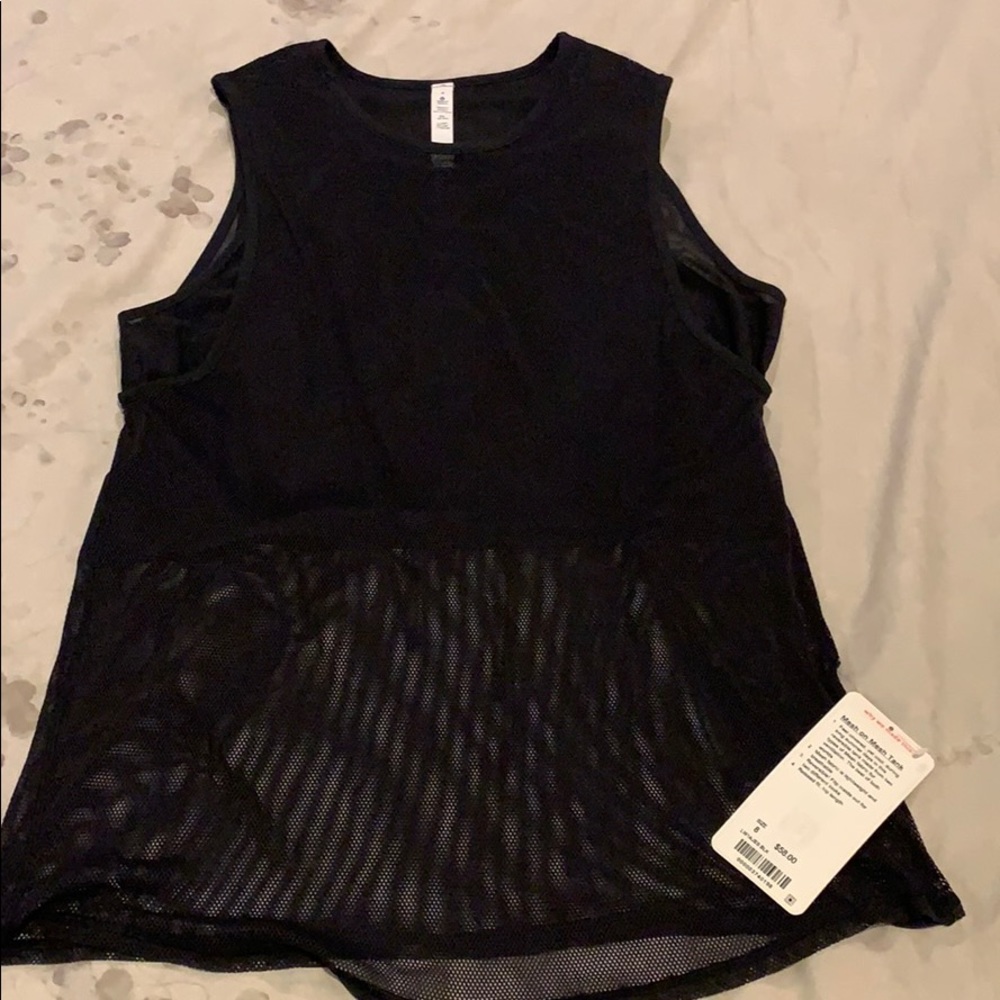 NWT sleeveless two-layer tank top